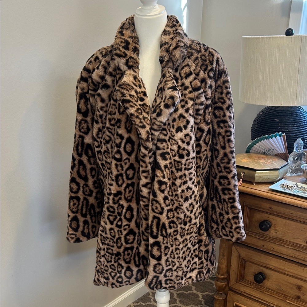 Chic Leopard Print Teddy Jacket - image 1